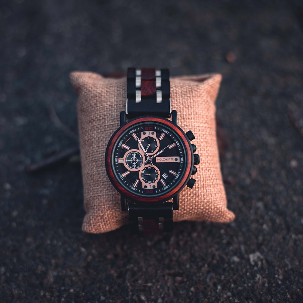 Handgefertigte Holzuhr Miami – Kombination aus Schwarz, Holz und Edelstahl