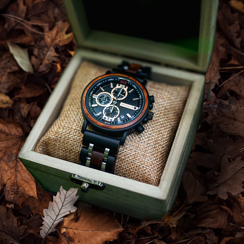 Miami Armbanduhr – Schwarzes Design mit natürlichen Holzeinlagen