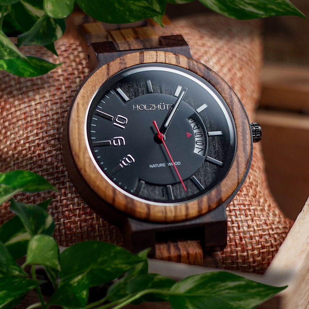 Stilvolle Holzuhr San Diego – Perfekt für Männer & Frauen