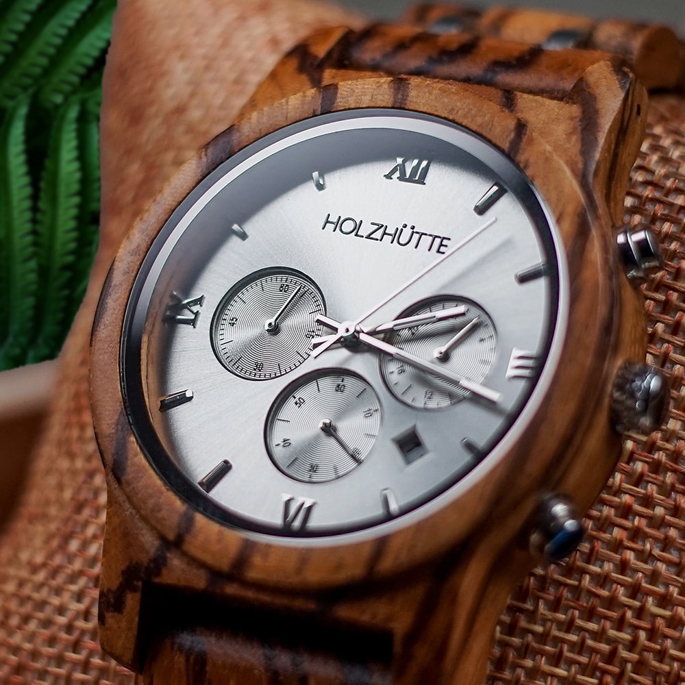 Chronograph Holzarmbanduhr in braun für Herren