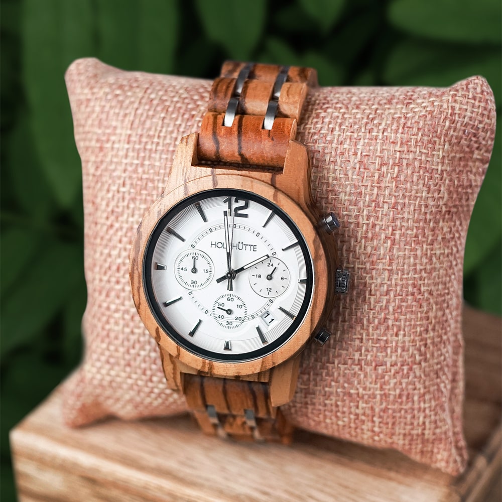 Rom Holzuhr – Elegantes Design mit silbernem Zifferblatt